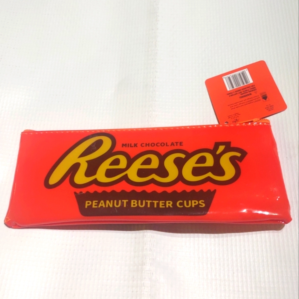 Reese’s Peanut Butter Cup Chocolate Make Up Case vinyl Zip New Rectangle Pencil